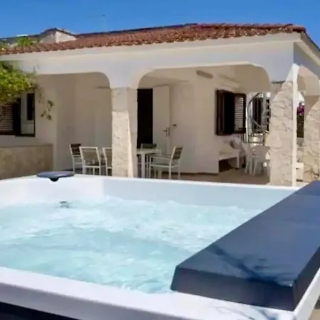 Villa Seaside House - Exclusive Near The With Jacuzzi - Ostuni